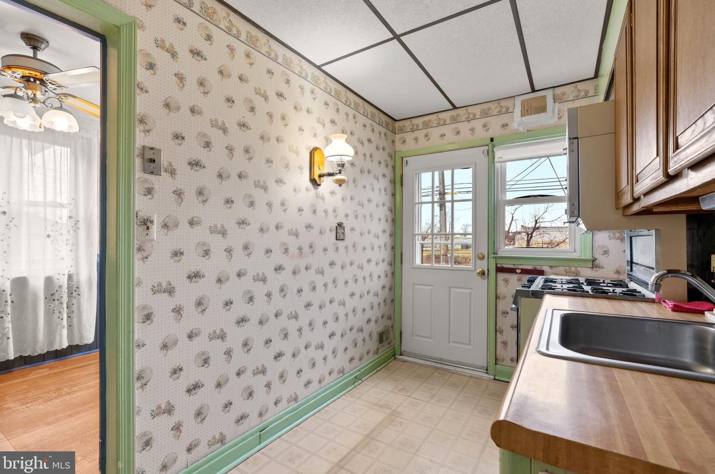 2812 Plainfield Rd, Baltimore MD  21222-2234 exterior