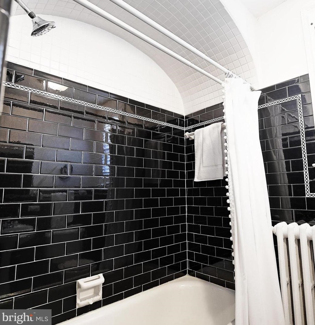 6909 Holabird Ave, Baltimore MD  21222-1748 exterior