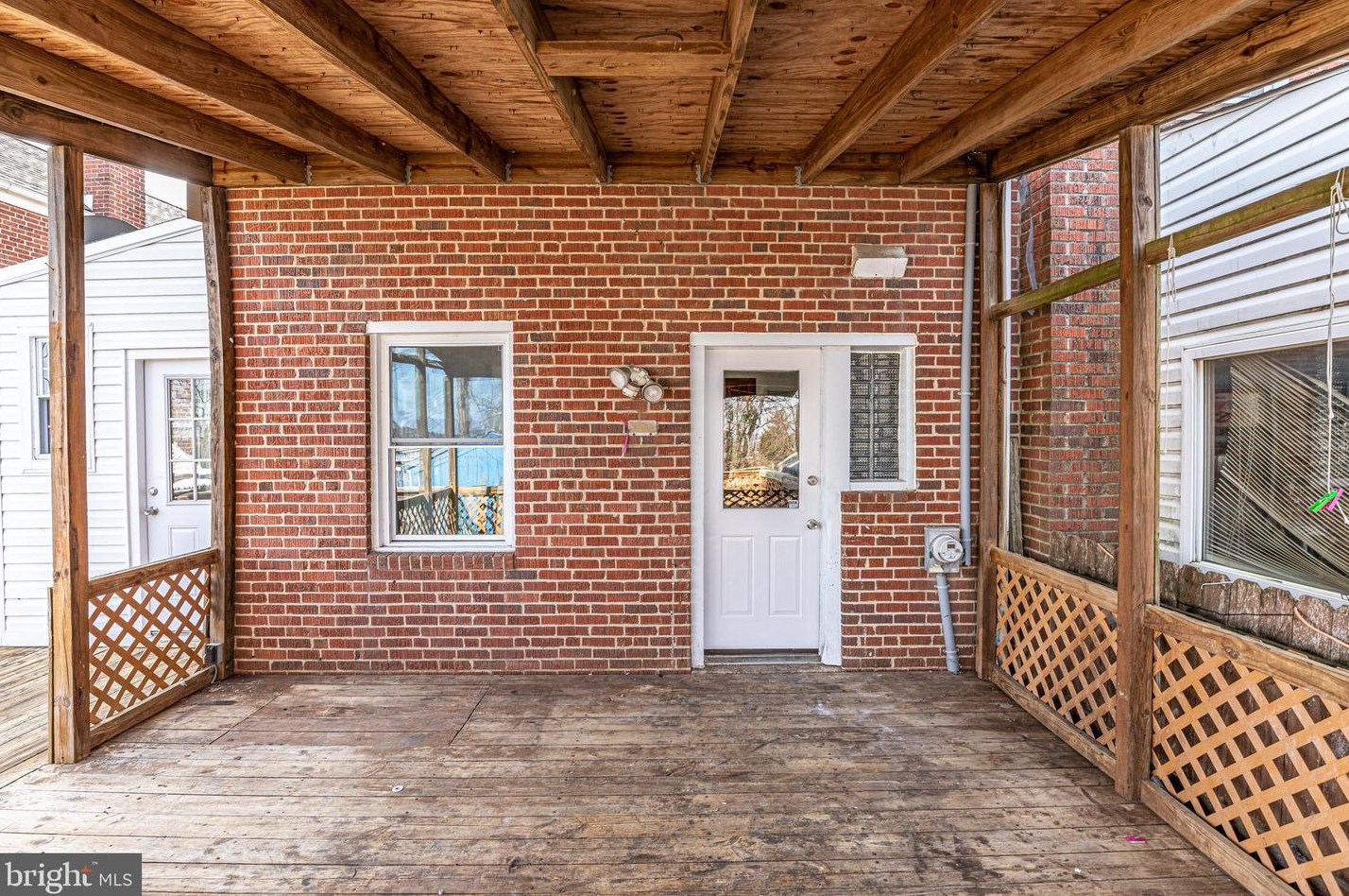 913 Elton Ave, Baltimore MD  21224-3320 exterior