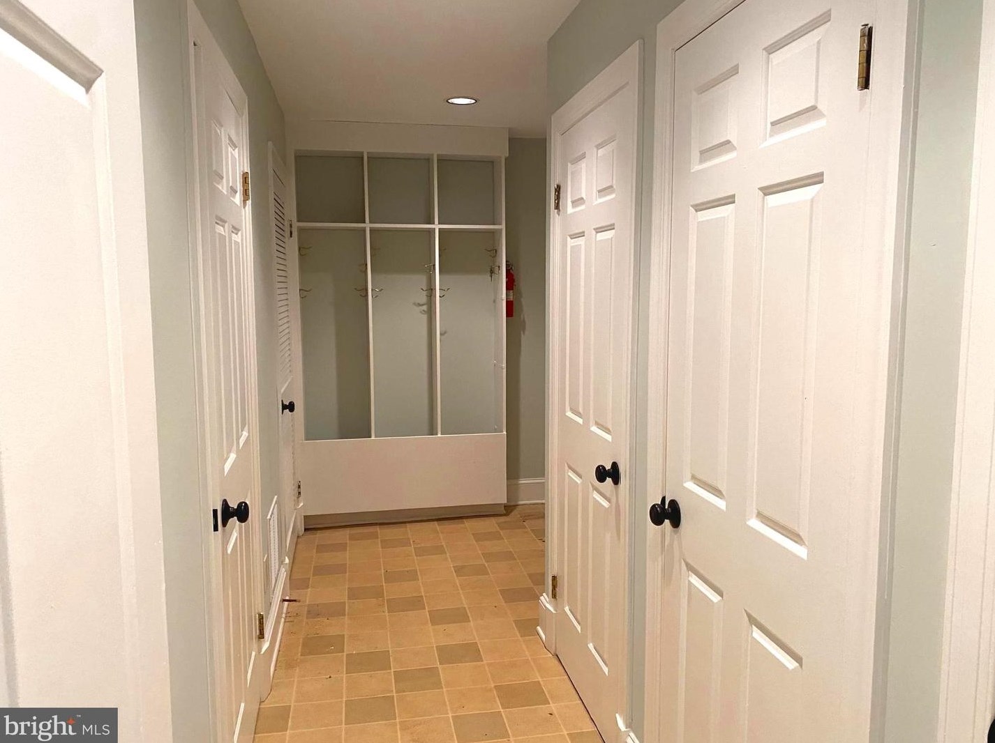 1005 Rolandvue Rd, Baltimore MD  21204-6816 exterior