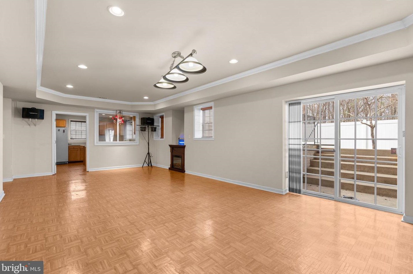 216 Vale Crest Ct, Baltimore MD  21221-4700 exterior