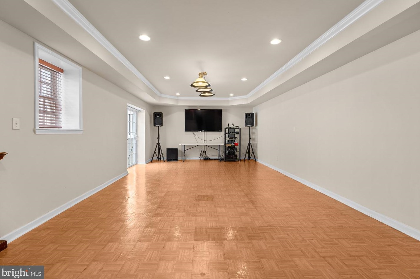 216 Vale Crest Ct, Baltimore MD  21221-4700 exterior