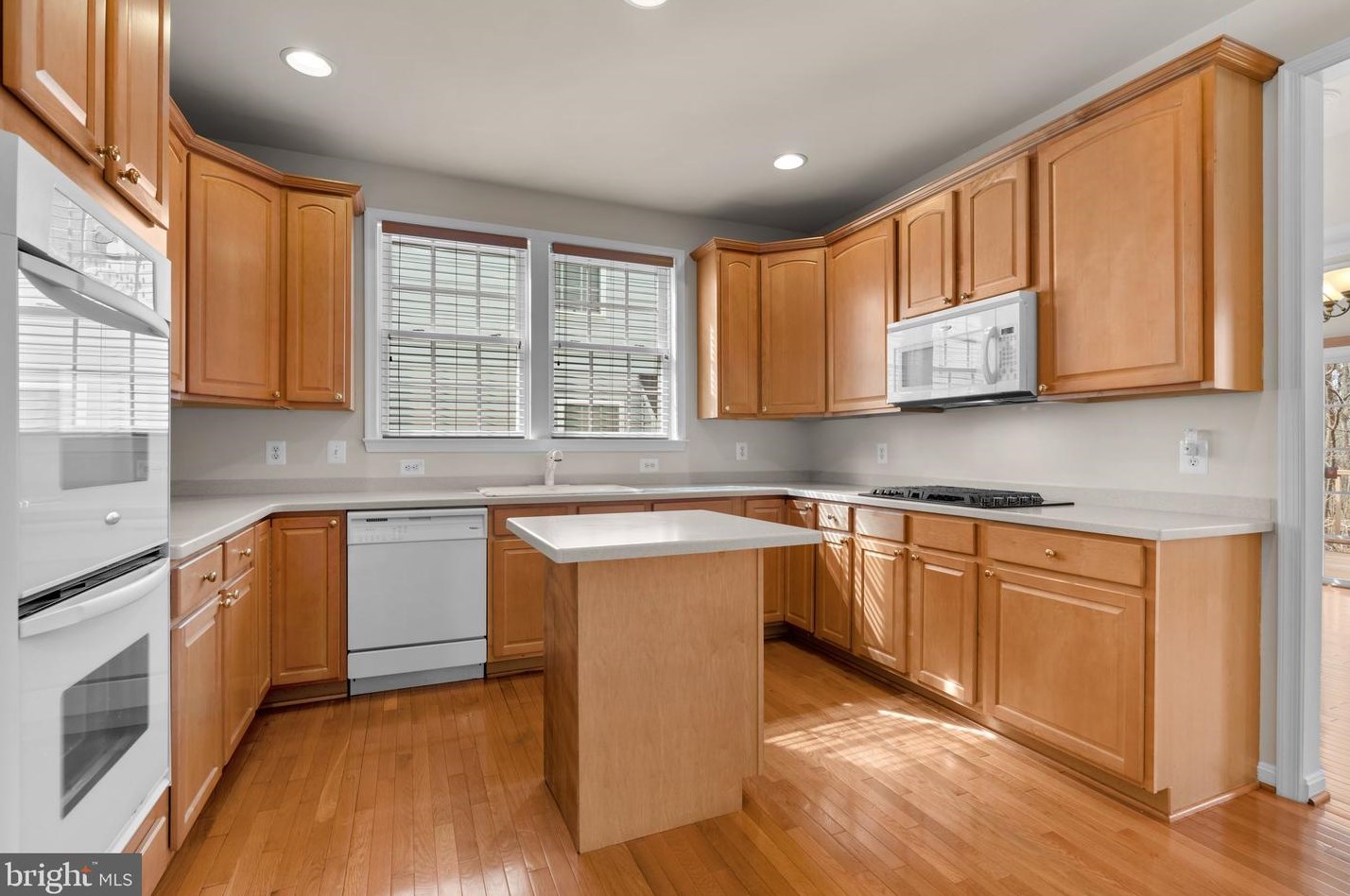 216 Vale Crest Ct, Baltimore MD  21221-4700 exterior