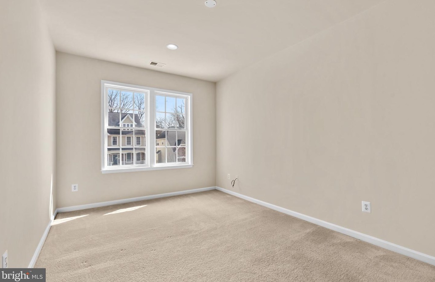 216 Vale Crest Ct, Baltimore MD  21221-4700 exterior