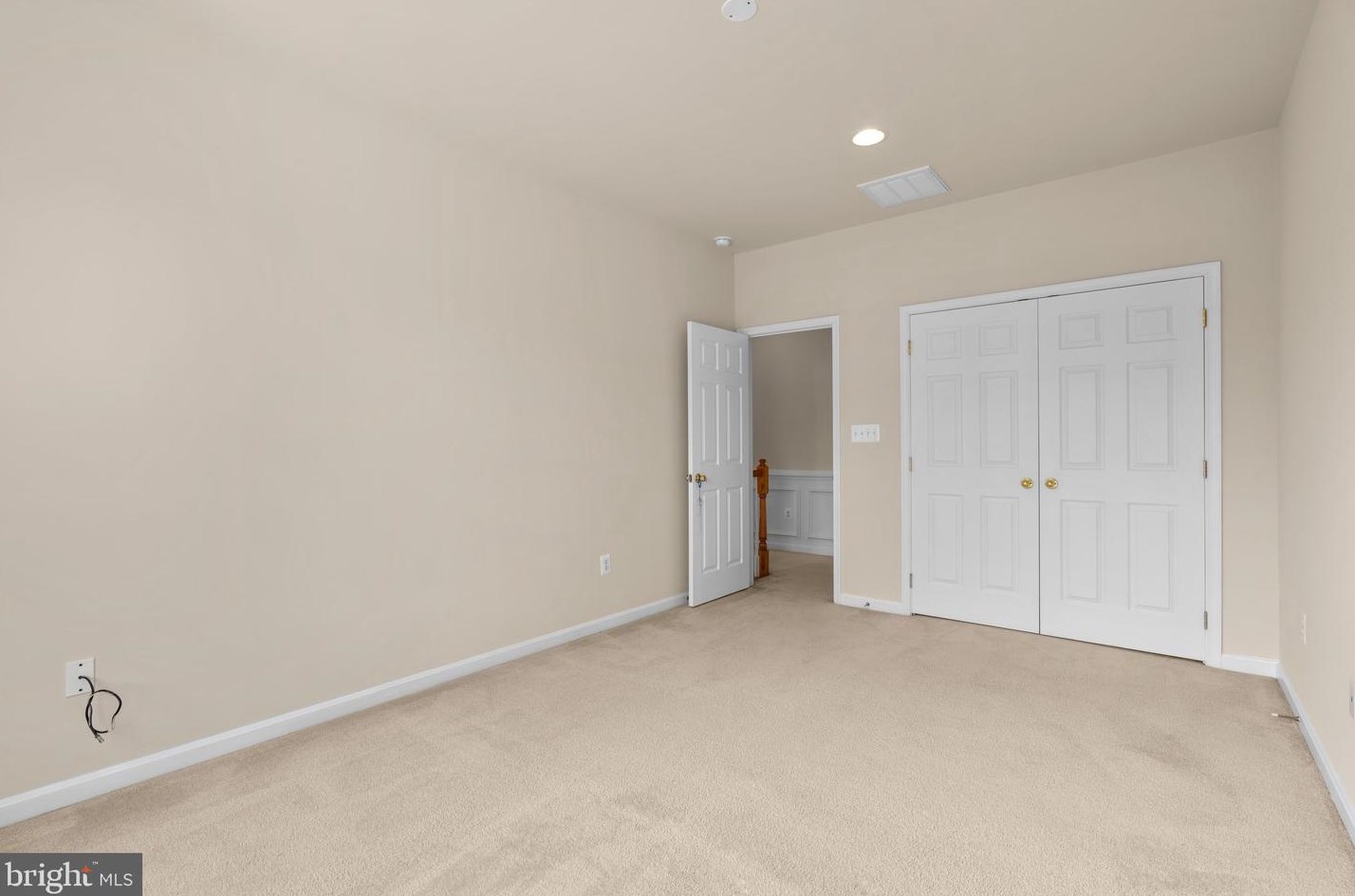 216 Vale Crest Ct, Baltimore MD  21221-4700 exterior