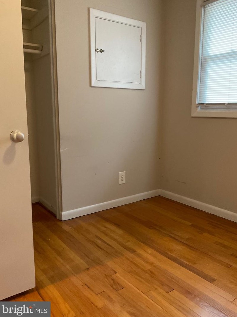 9102 Crosshill Rd, Baltimore MD  21234-3327 exterior