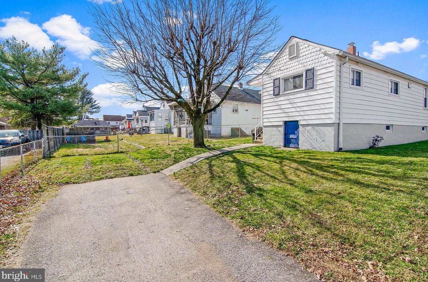 631 Stuart St, Baltimore MD  21221-4832 exterior