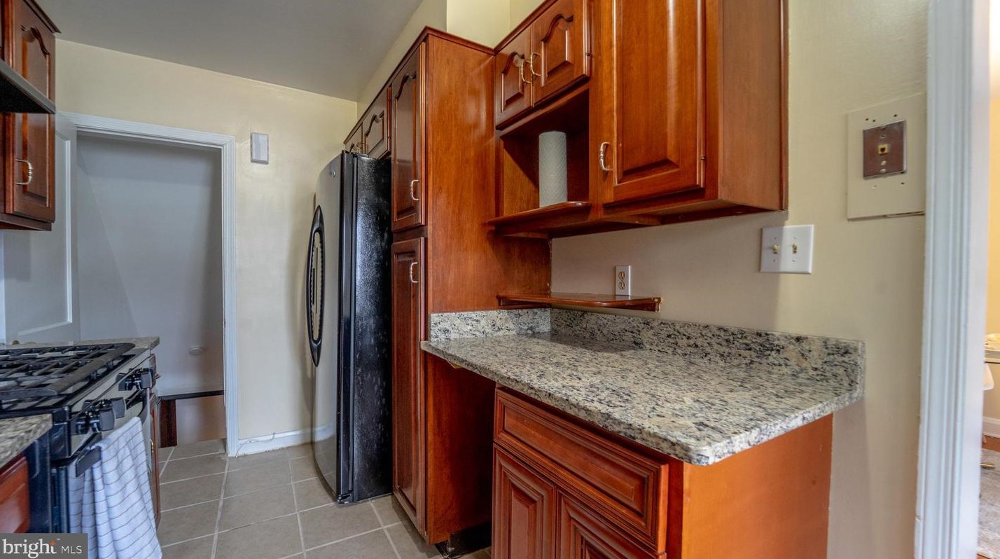 928 Radcliffe Rd, Baltimore MD  21204-2601 exterior