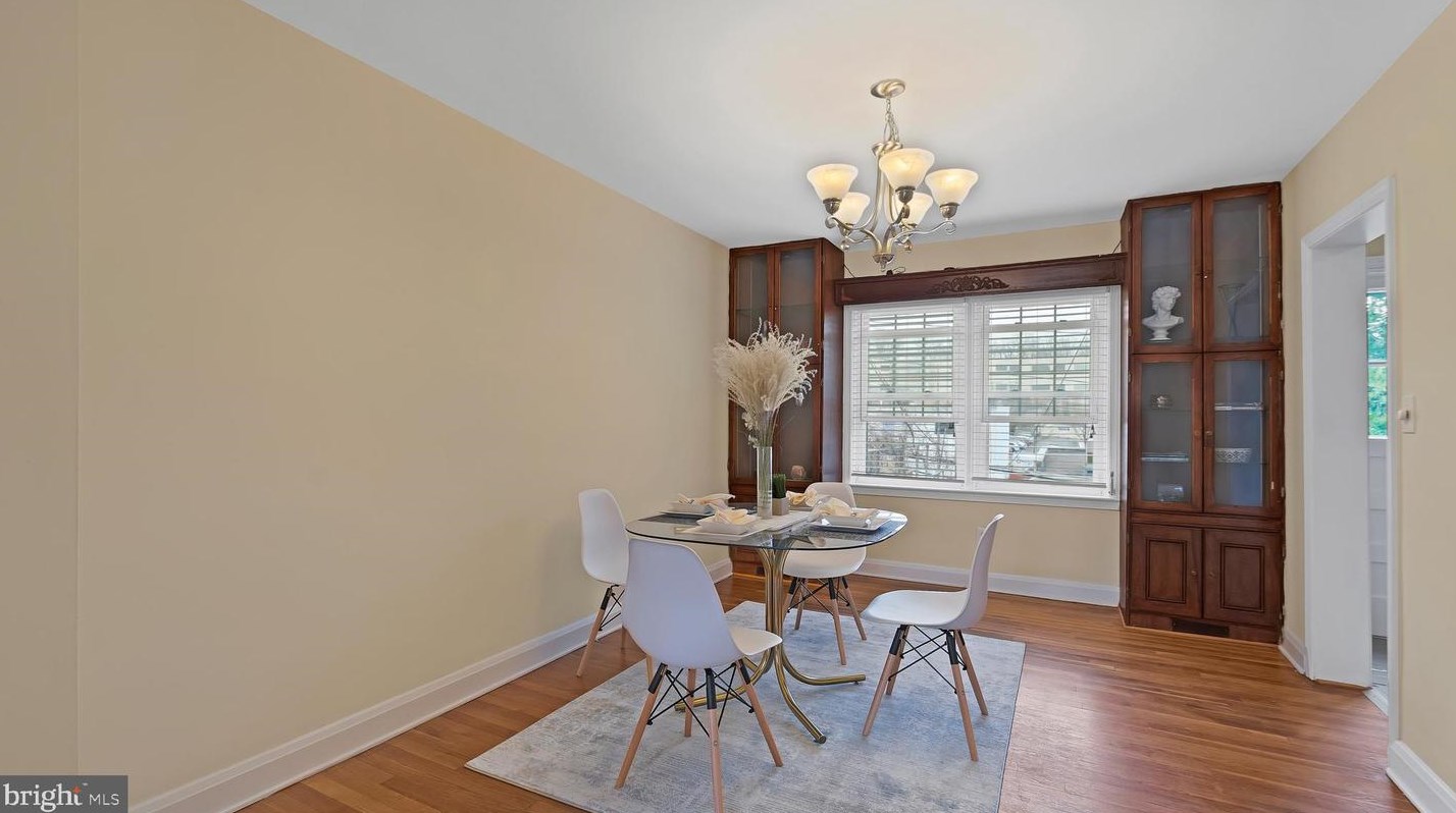 928 Radcliffe Rd, Baltimore MD  21204-2601 exterior