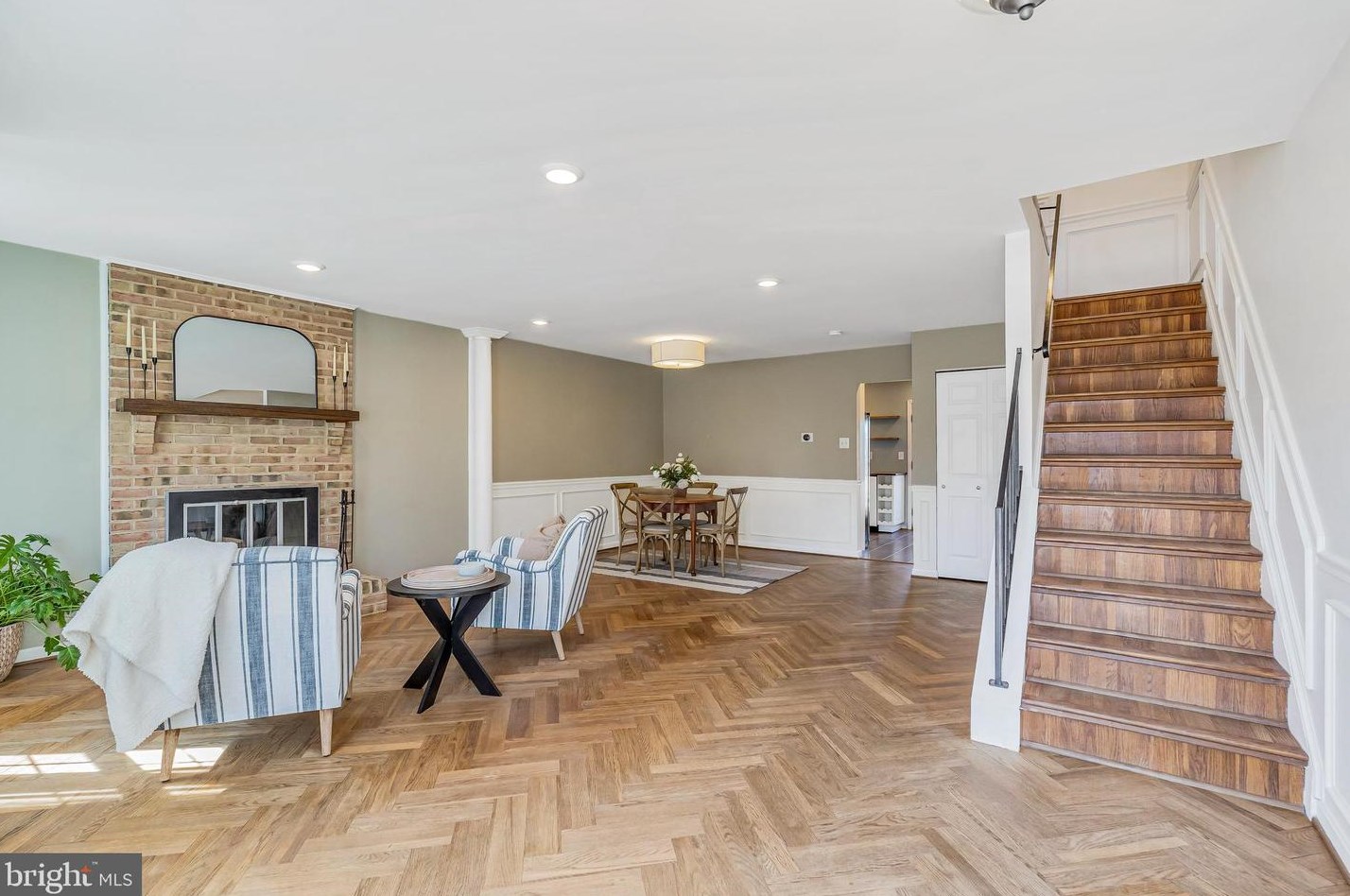 5712 Richardson Mews Sq, Baltimore MD  21227-4291 exterior