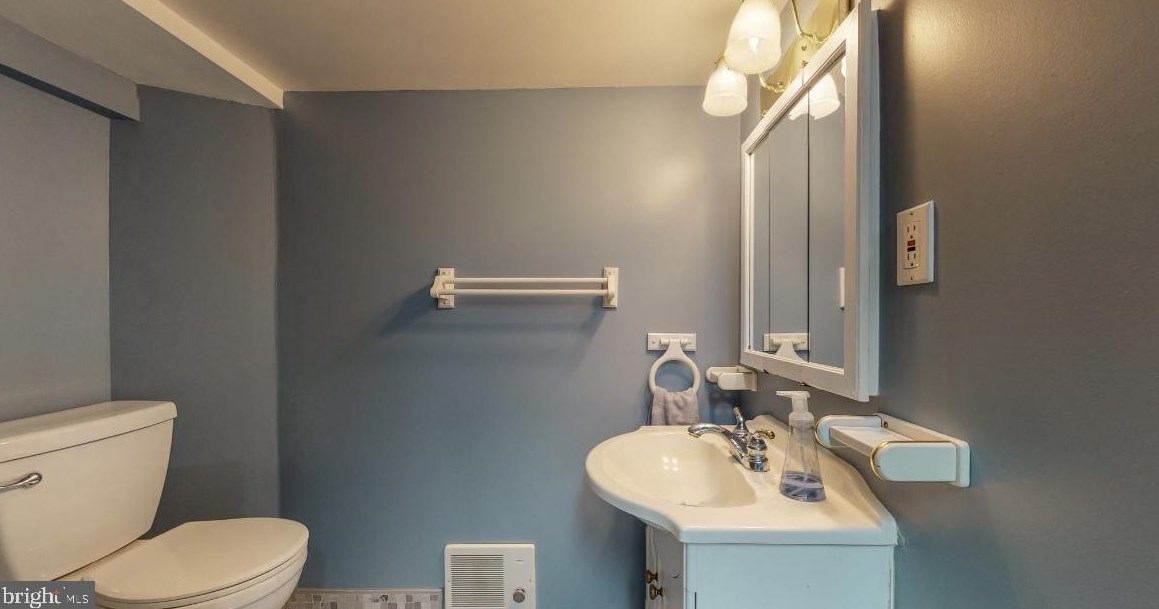 121 Elm Ave, Baltimore MD  21206-1010 exterior
