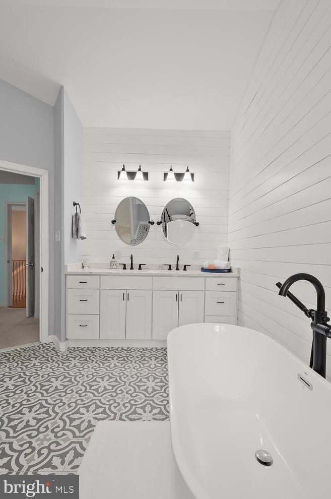 5942 Ivy League Dr, Baltimore MD  21228-5783 exterior