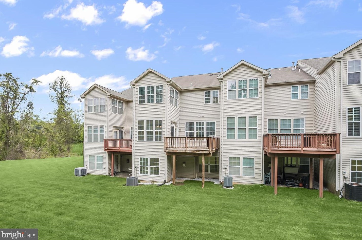 5942 Ivy League Dr, Baltimore MD  21228-5783 exterior