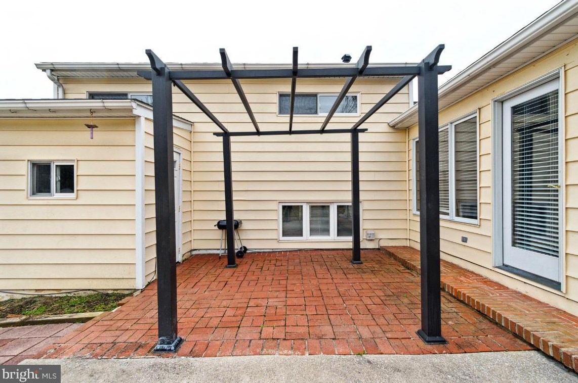 1106 Plover Dr, Baltimore MD  21227-4338 exterior
