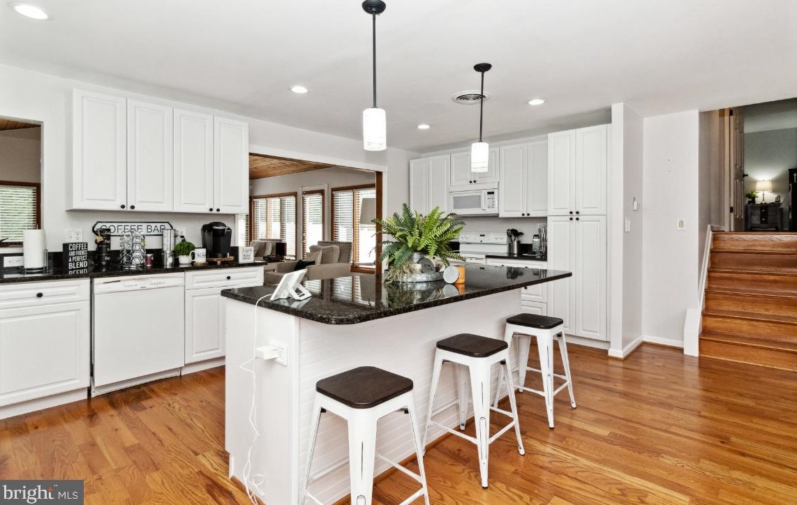 1106 Plover Dr, Baltimore MD  21227-4338 exterior