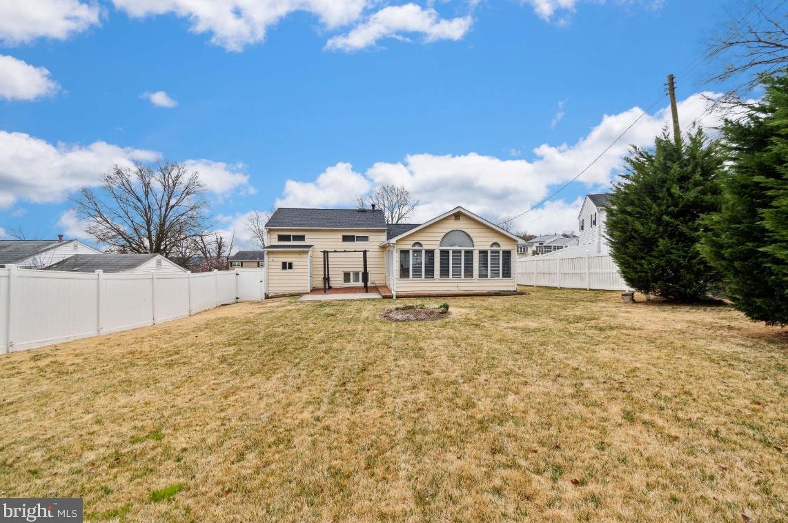 1106 Plover Dr, Baltimore MD  21227-4338 exterior