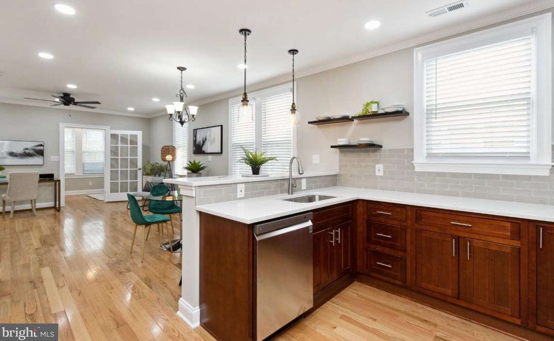 4 Mount De Sales Rd, Baltimore MD  21229-2205 exterior