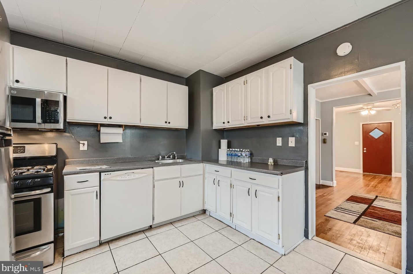 1239 Maiden Choice Ln, Baltimore MD  21229-5414 exterior