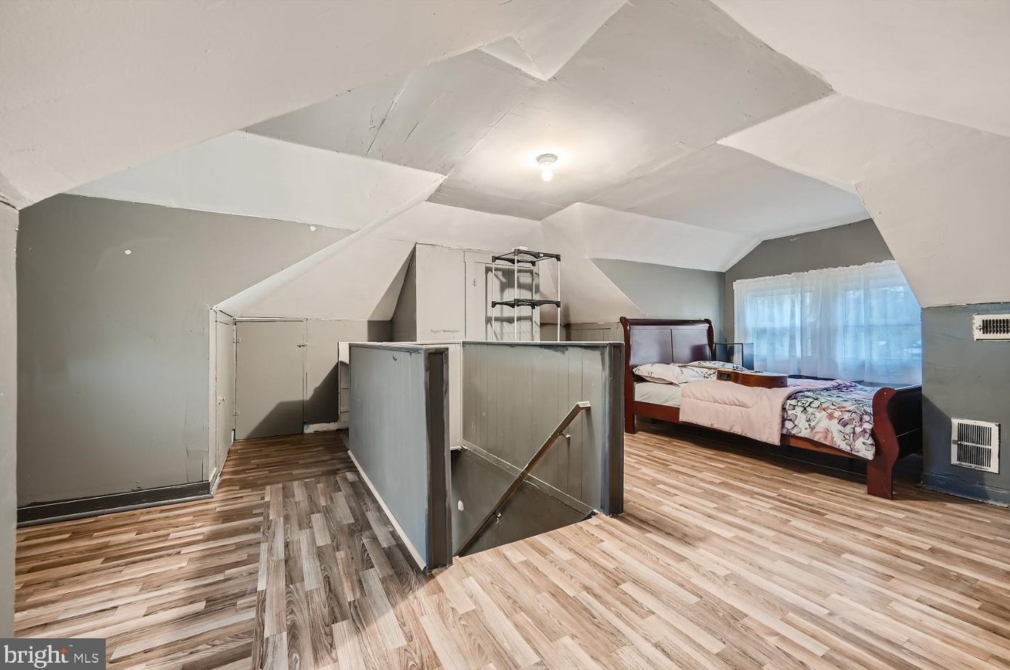 1239 Maiden Choice Ln, Baltimore MD  21229-5414 exterior