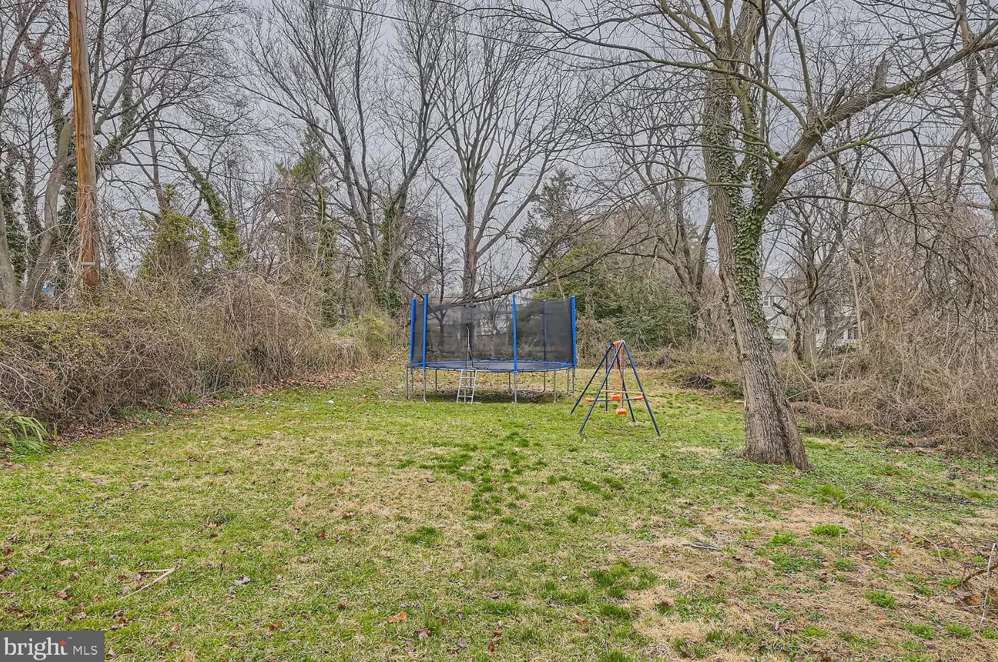 1239 Maiden Choice Ln, Baltimore MD  21229-5414 exterior