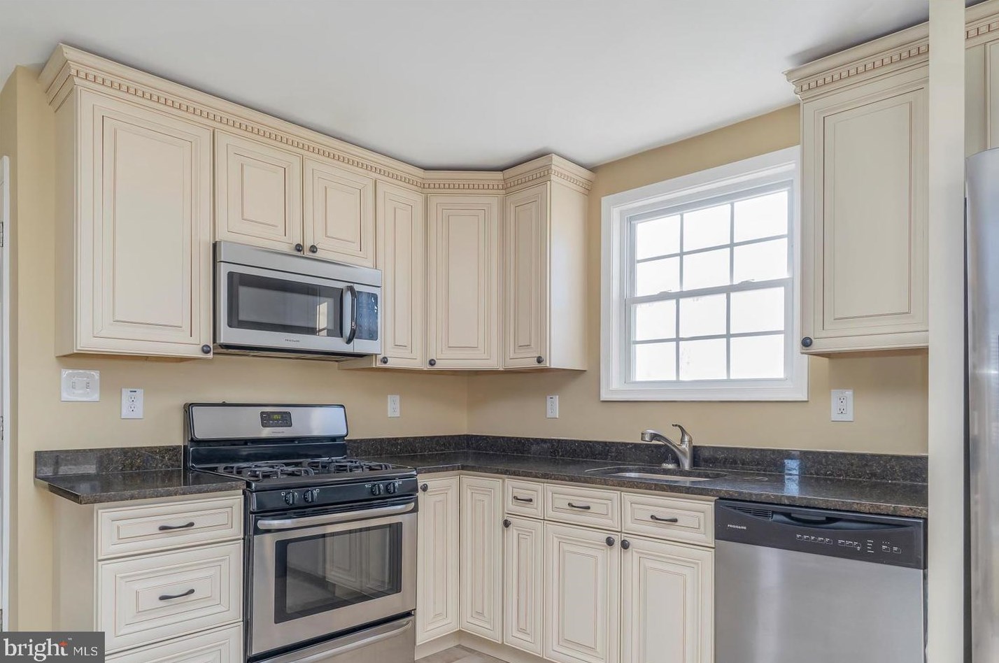 8204 Evergreen Dr, Baltimore MD  21234-5509 exterior