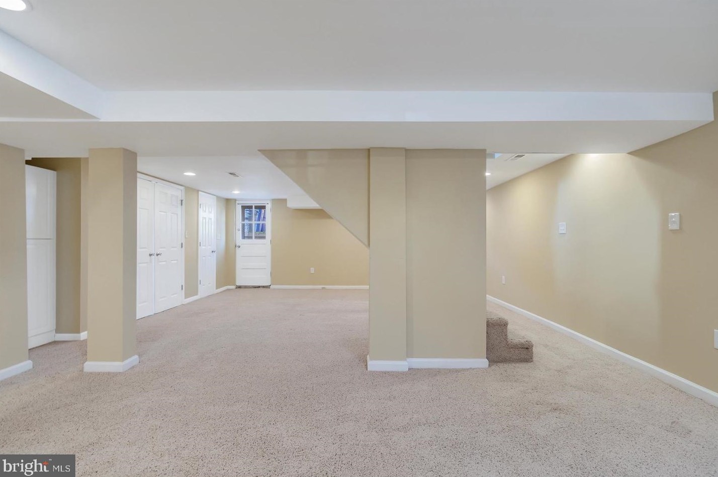 8204 Evergreen Dr, Baltimore MD  21234-5509 exterior