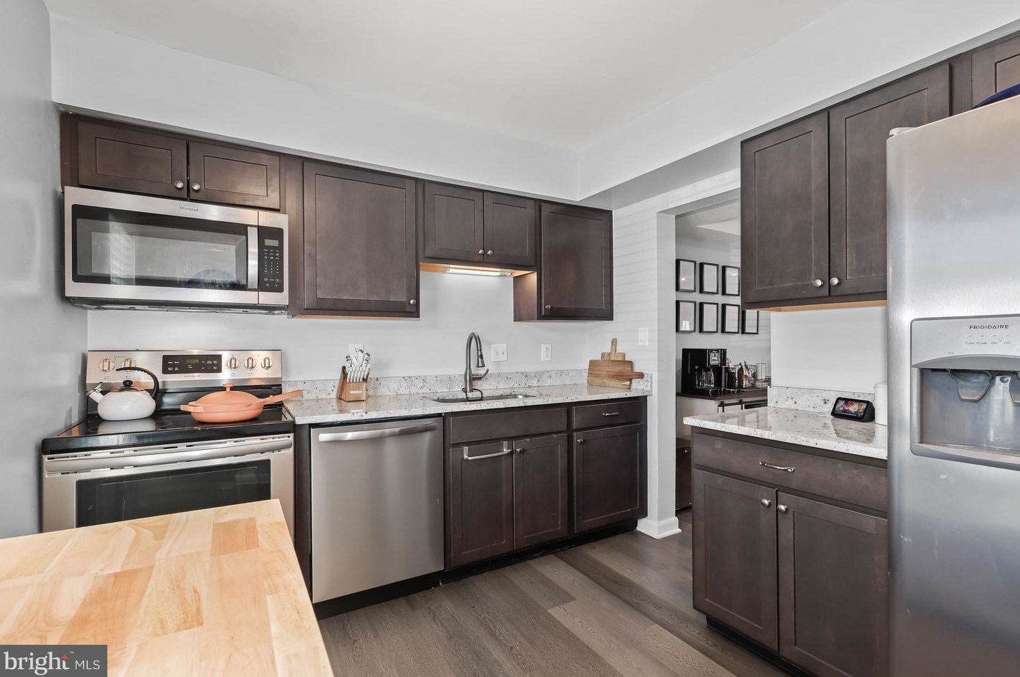 12 Romanoff Ct, Baltimore MD  21234-8018 exterior