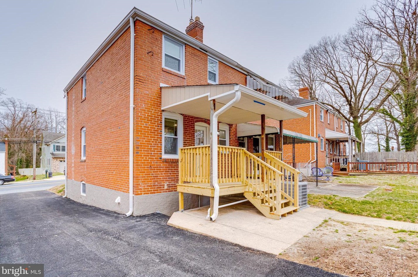 8426 Oakleigh Rd, Baltimore MD  21234-3726 exterior