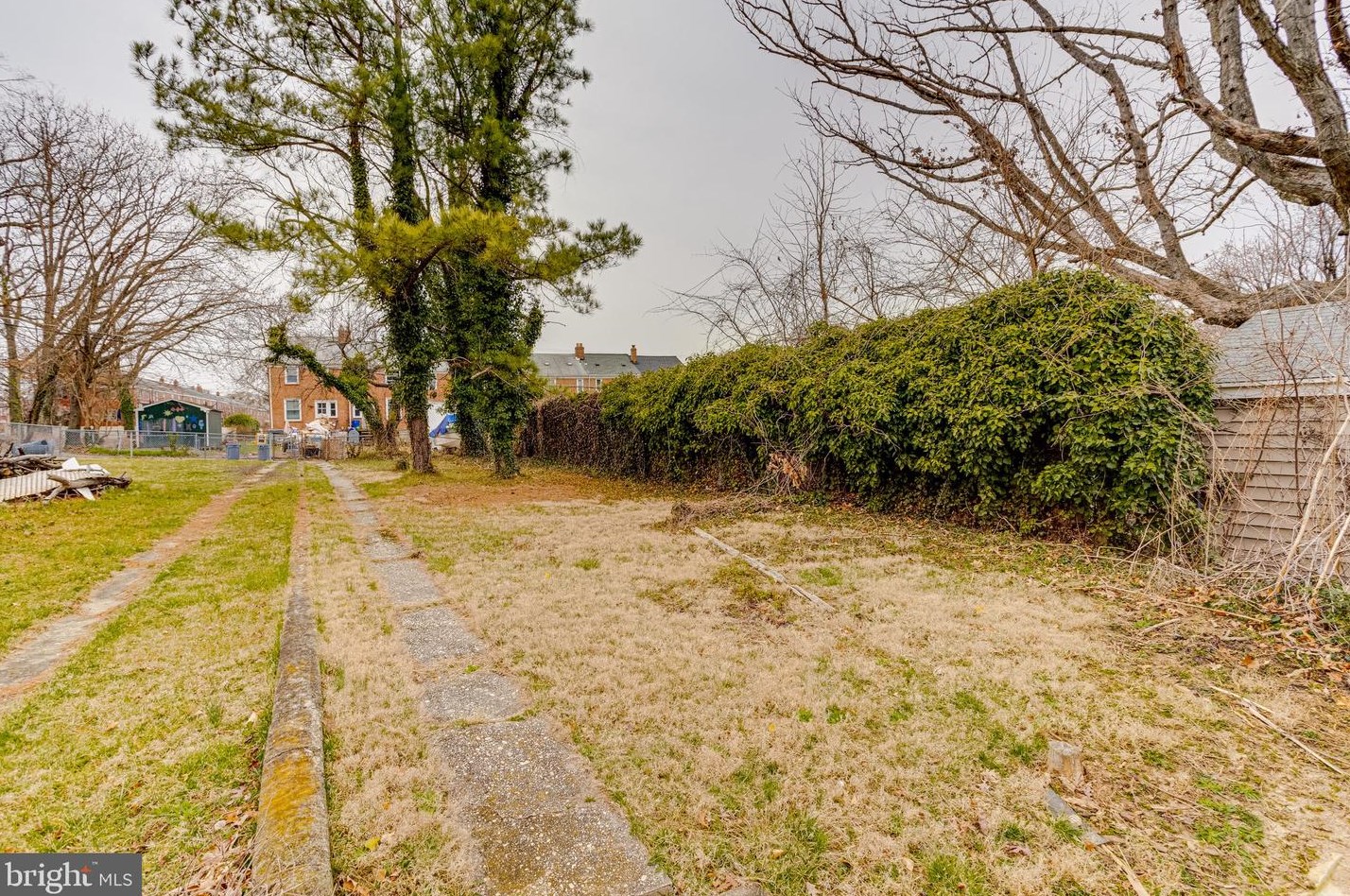 8426 Oakleigh Rd, Baltimore MD  21234-3726 exterior