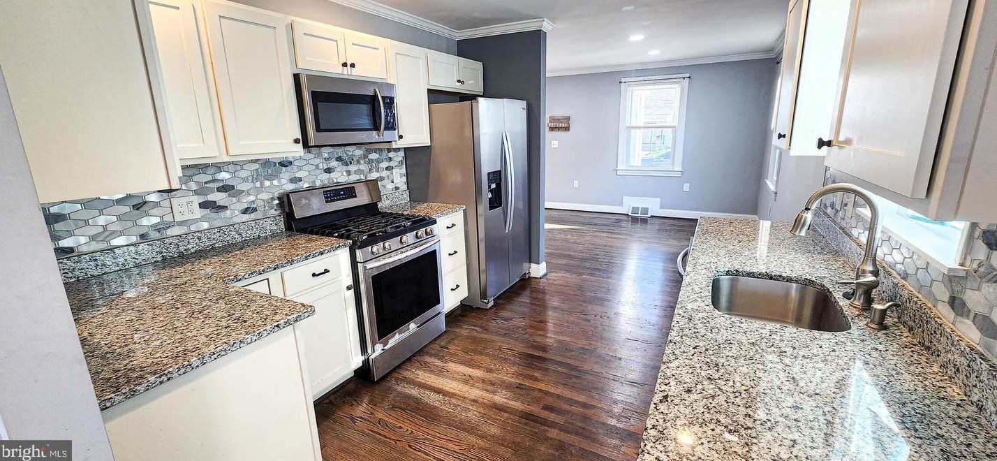 23 Avenal Rd, Baltimore MD  21221-7004 exterior