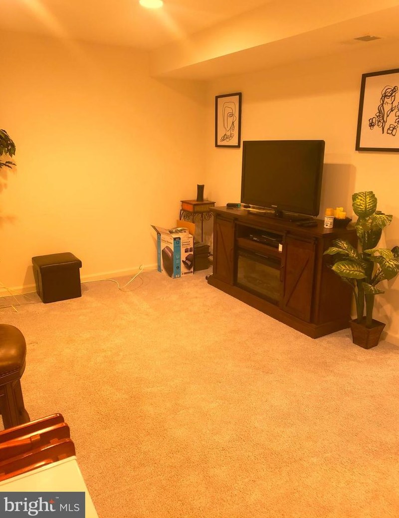 7307 Granite Woods Ct, Baltimore MD  21244-1655 exterior