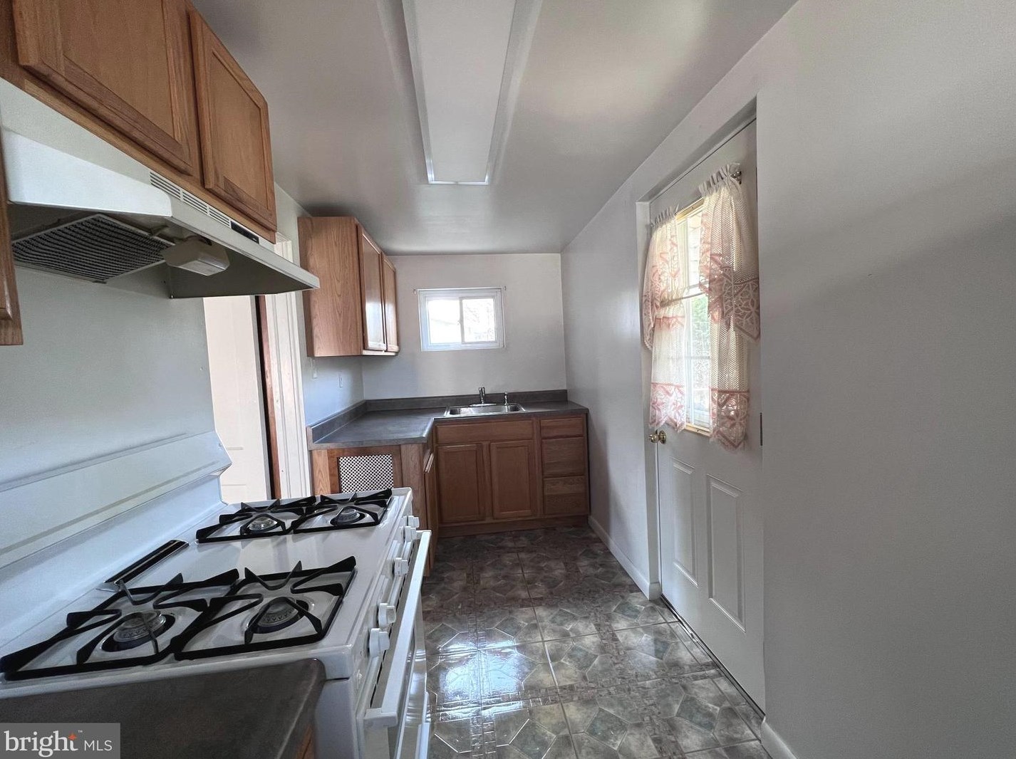 614 Old Home Rd, Baltimore MD  21206-2142 exterior