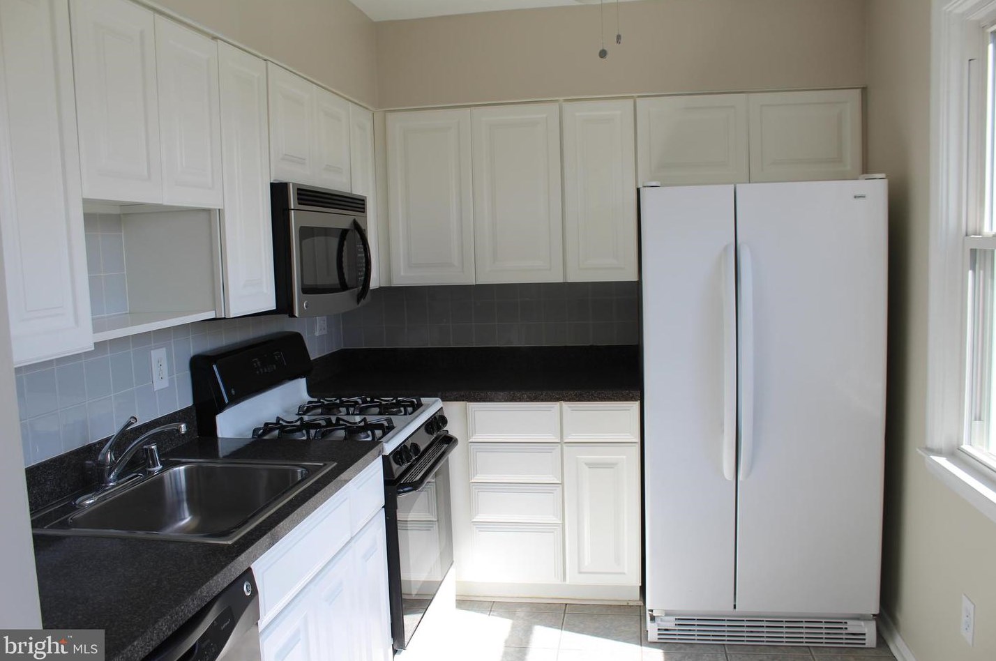 202 Cove Rd, Baltimore MD  21221-2905 exterior