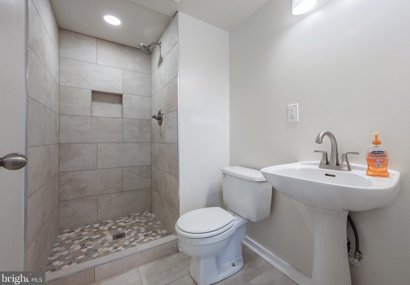 7210 Main Falls Cir, Baltimore MD  21228-2446 exterior