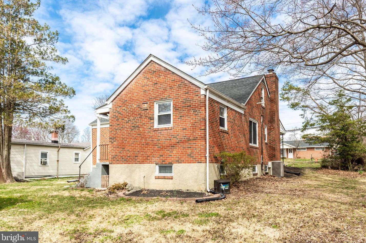 1919 Clearwood Rd, Baltimore MD  21234-3813 exterior