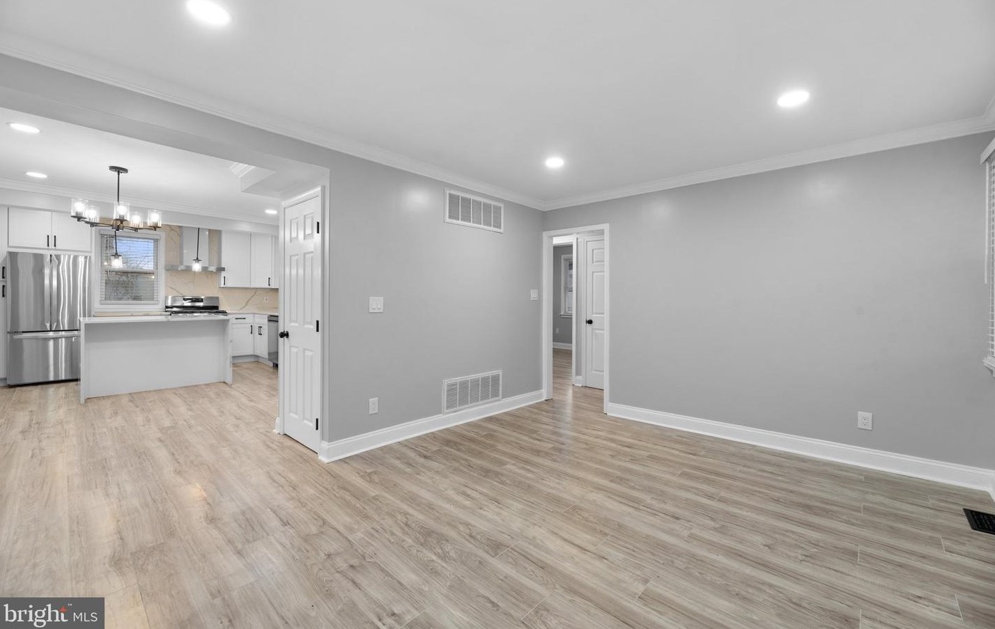 8203 Northview Rd, Baltimore MD  21222-6024 exterior