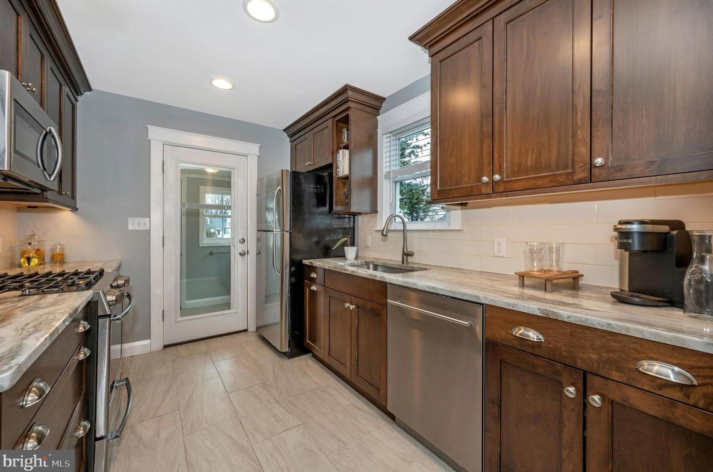 1248 Elm Rd, Baltimore MD  21227-3939 exterior