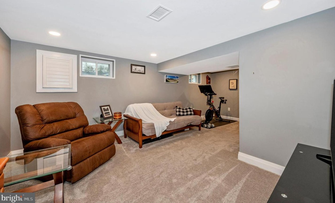 1248 Elm Rd, Baltimore MD  21227-3939 exterior