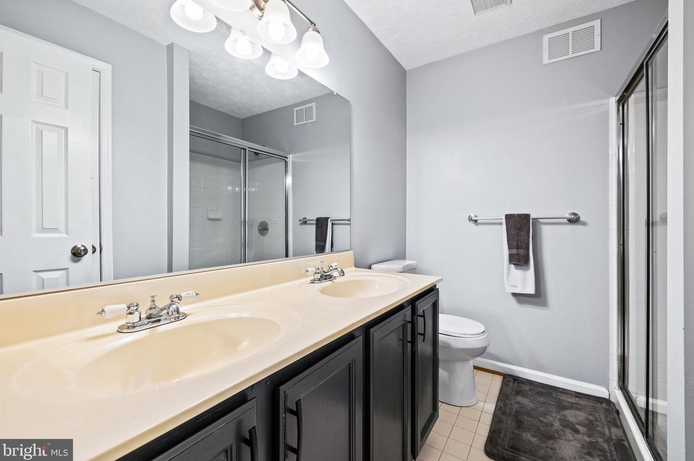 9318 Hines Estates Dr, Baltimore MD  21234-1319 exterior