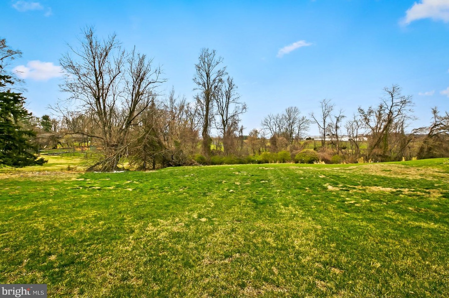 2950 Woodvalley Dr, Baltimore MD  21208-1966 exterior