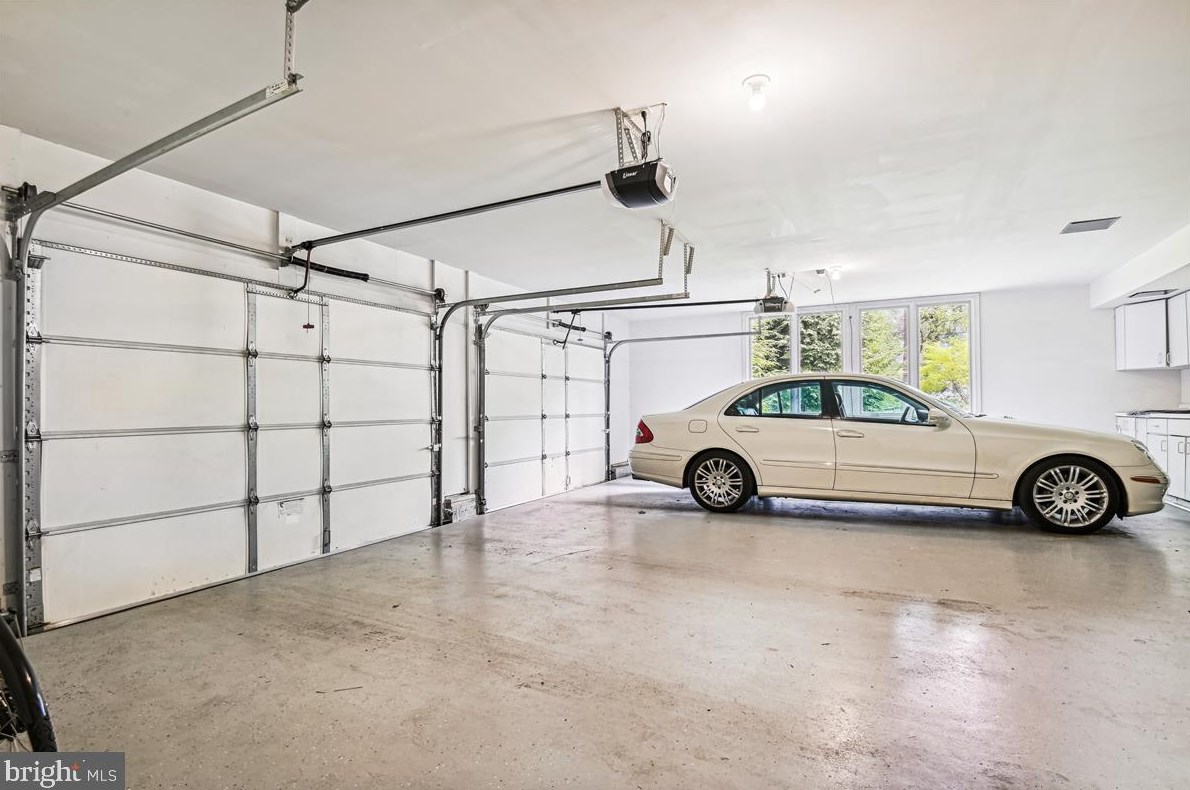 19 Roland Ct, Baltimore MD 21204-3550 exterior