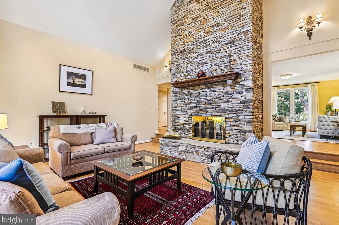 19 Roland Ct, Baltimore MD 21204-3550 exterior