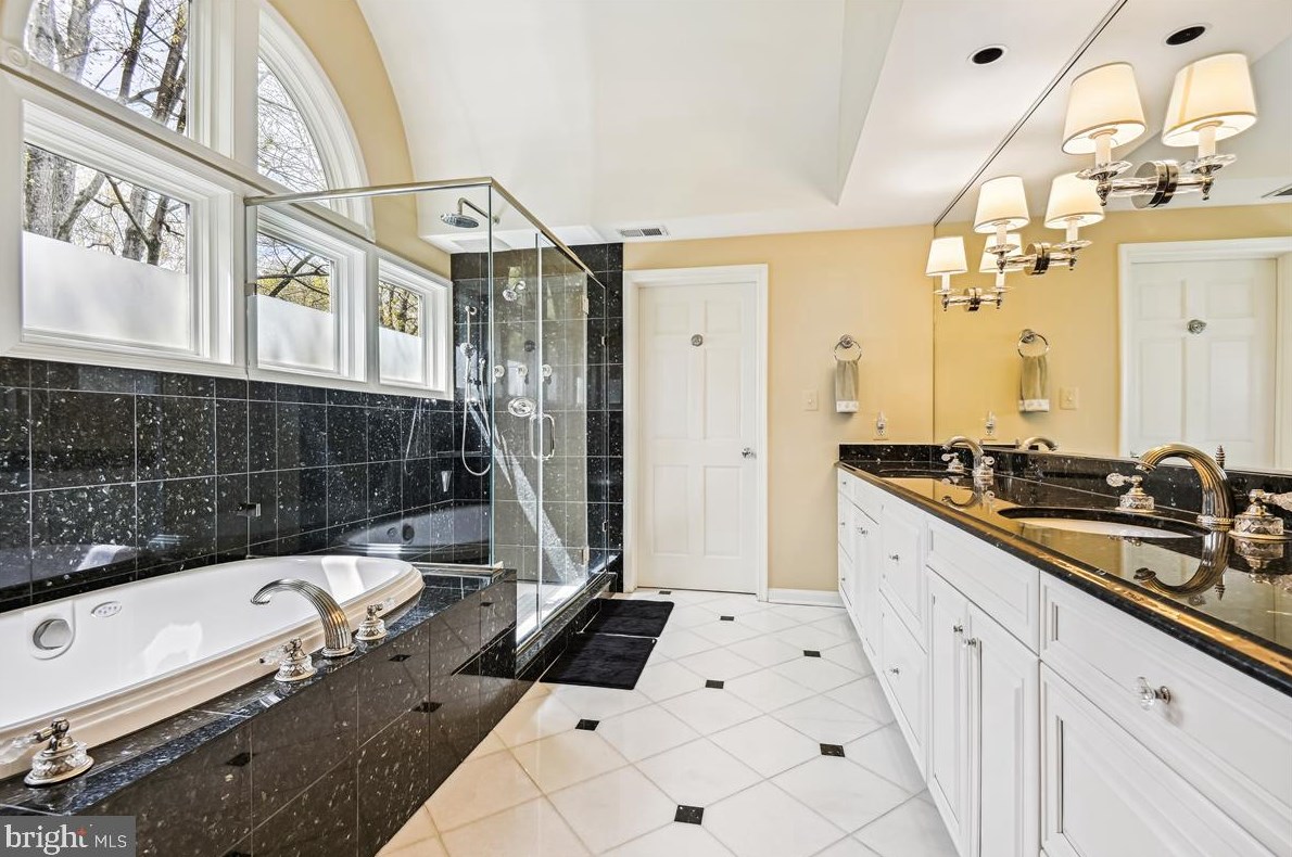 19 Roland Ct, Baltimore MD 21204-3550 exterior