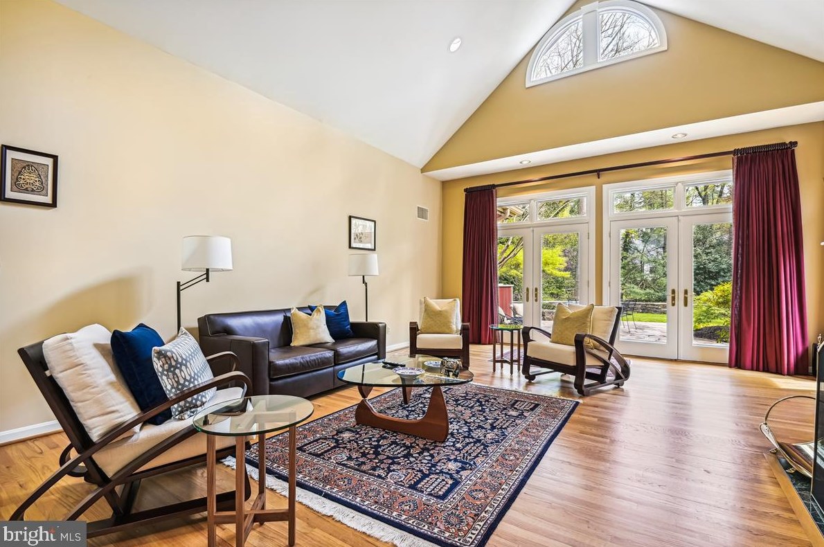 19 Roland Ct, Baltimore MD 21204-3550 exterior