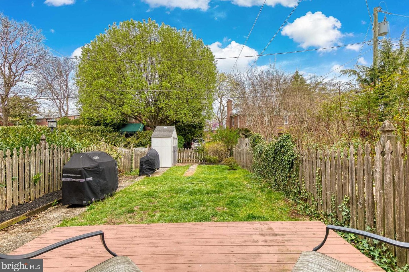 340 Old Trail Rd, Baltimore MD  21212-1516 exterior