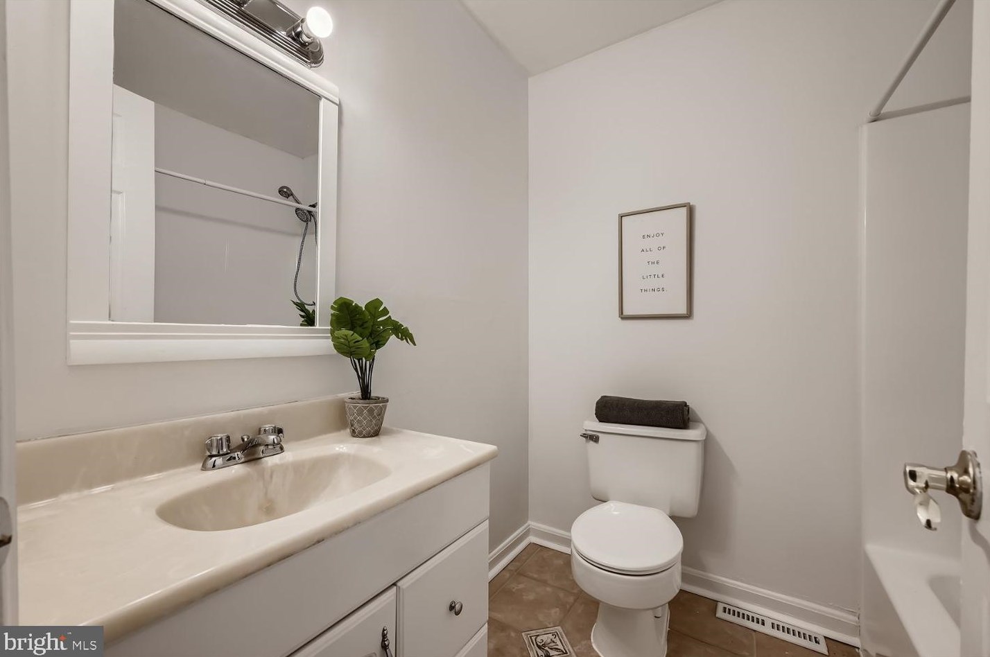 13 Holcumb Ct, Baltimore MD  21220-3642 exterior