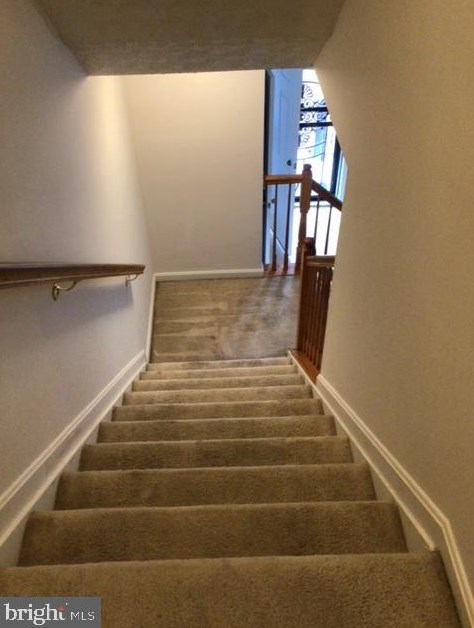 2096 Streamway Ct, Baltimore MD  21207-6084 exterior