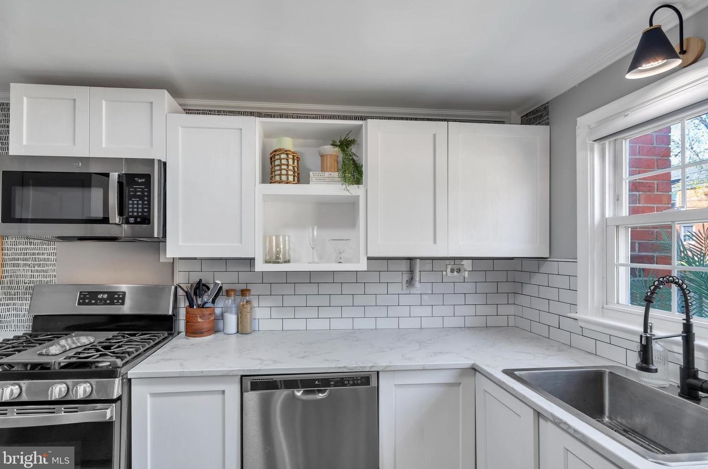 8508 Pleasant Plains Rd, Baltimore MD  21286-8139 exterior