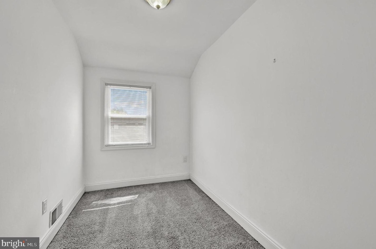 1942 Frames Rd, Baltimore MD  21222-4710 exterior