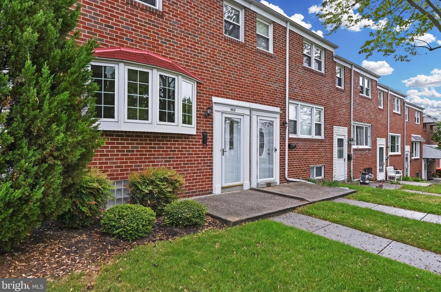 968 Circle Dr, Baltimore MD  21227-2322 exterior